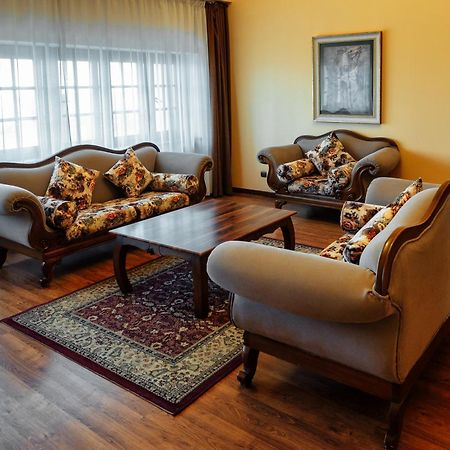 Park Hotel Kokshetau Shchūchīnsk Eksteriør billede