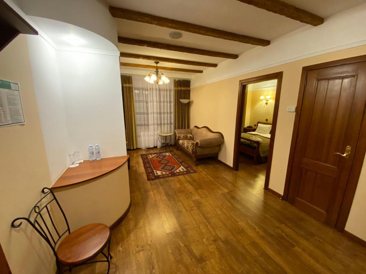 Park Hotel Kokshetau Shchūchīnsk Eksteriør billede