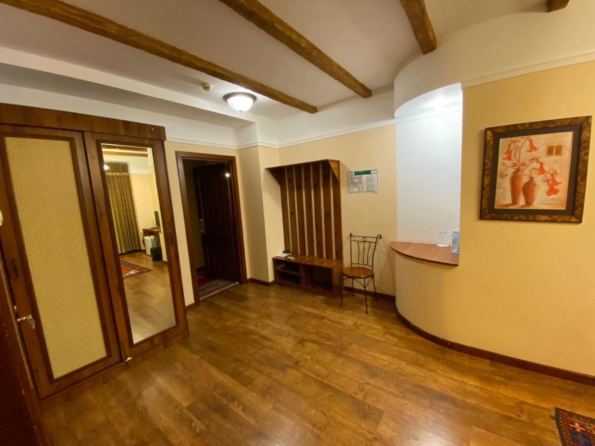 Park Hotel Kokshetau Shchūchīnsk Eksteriør billede