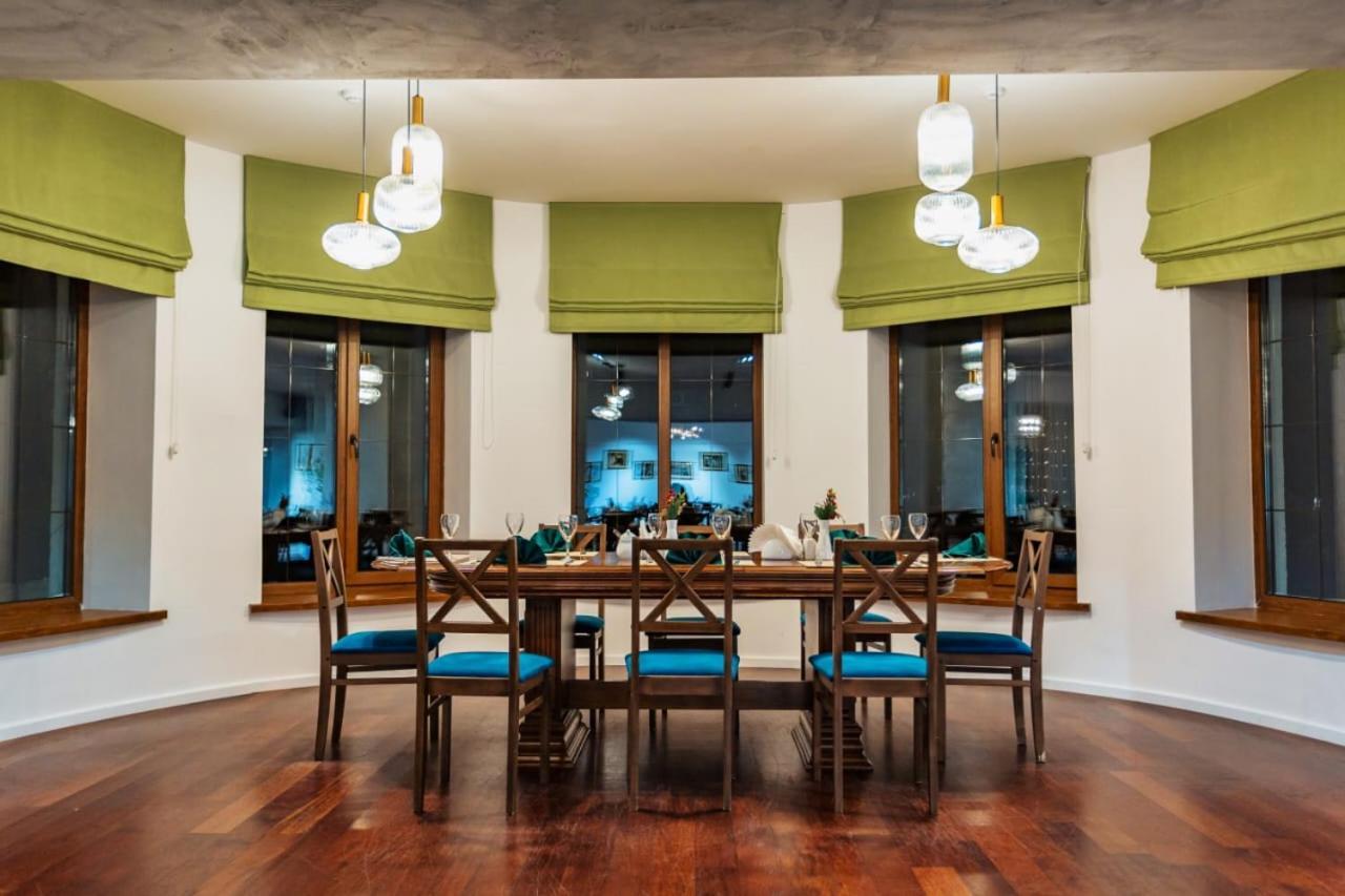 Park Hotel Kokshetau Shchūchīnsk Eksteriør billede