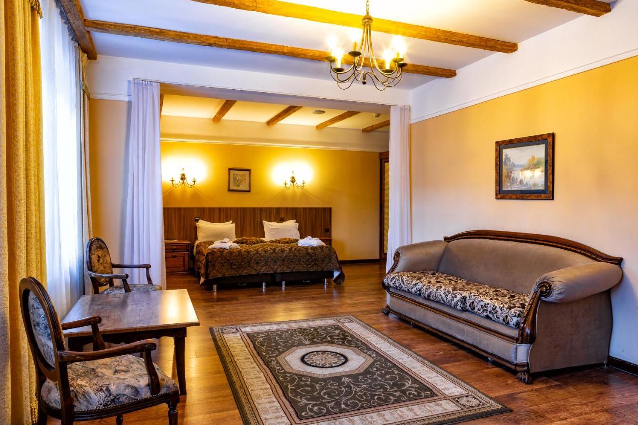 Park Hotel Kokshetau Shchūchīnsk Eksteriør billede